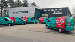 Bedrijfsbussen voorzien van professionele Redon bestickering